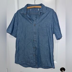 Men's Short-Sleeve Button-Down Shirt in Blue Textured Weave